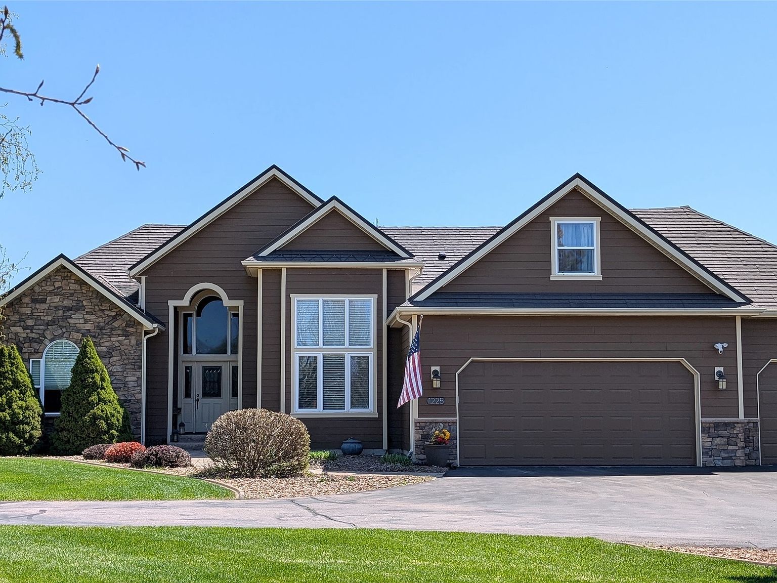 1225 Quail Ridge Dr Kalispell, MT 59901 - Thumbnail 2