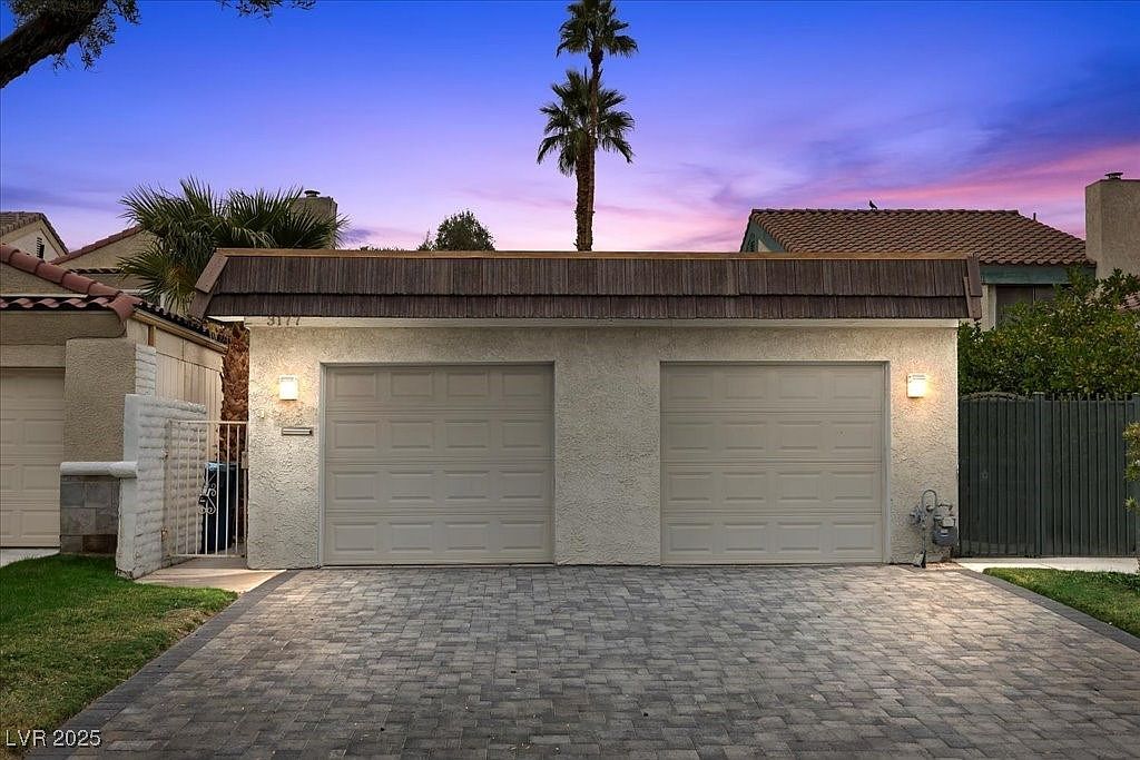 3177 Bel Air Dr Las Vegas, NV 89109 - Thumbnail 2