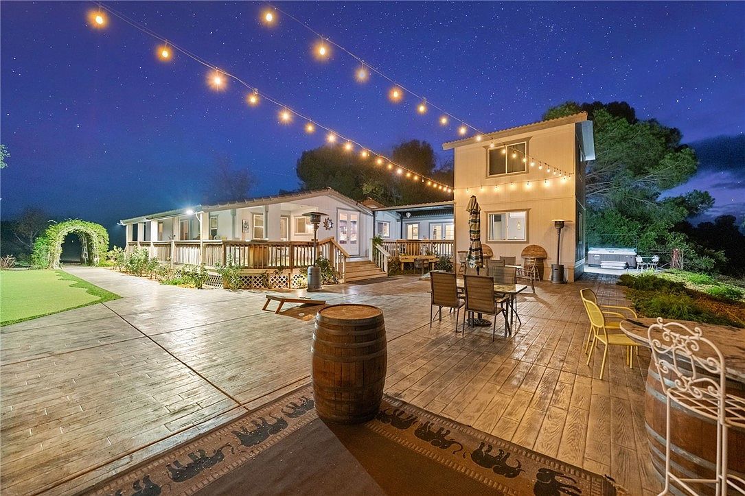 41026 Los Amantes Rd Temecula, CA 92592 - Thumbnail 2