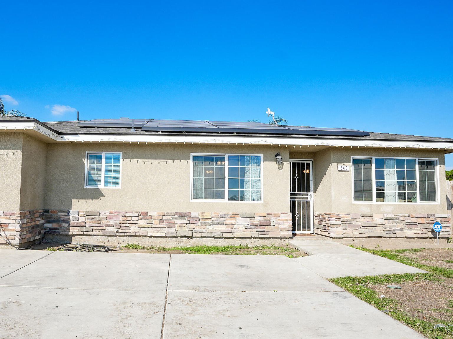 840 E Bardsley Ave Tulare, CA 93274 - Thumbnail 2
