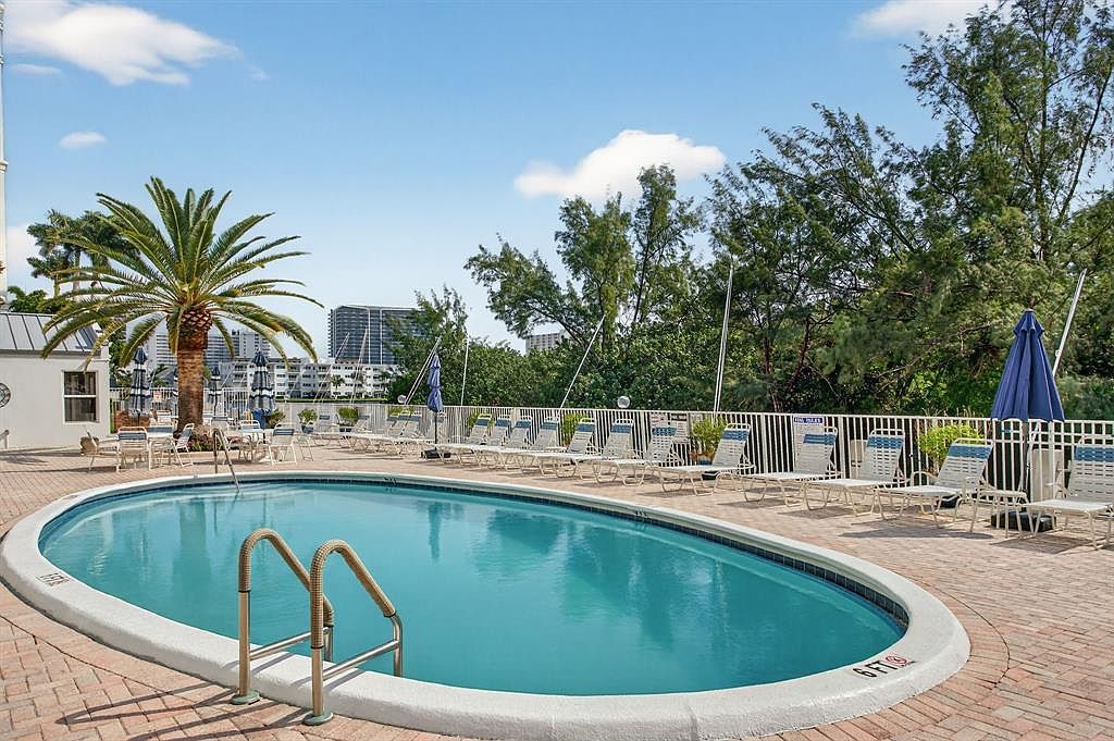 2850 NE 14th Street Cswy APT 107 Pompano Beach, FL 33062 - Thumbnail 2