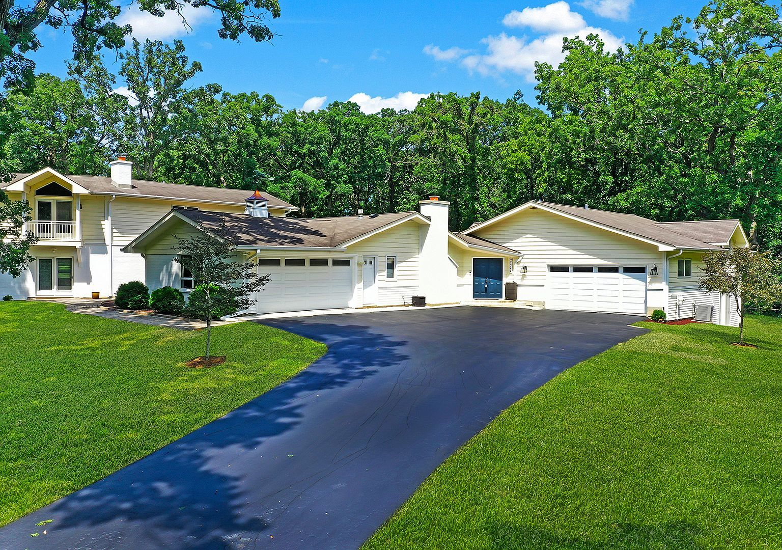 21744 N Hickory Hill Dr Kildeer, IL 60047 - Thumbnail 2