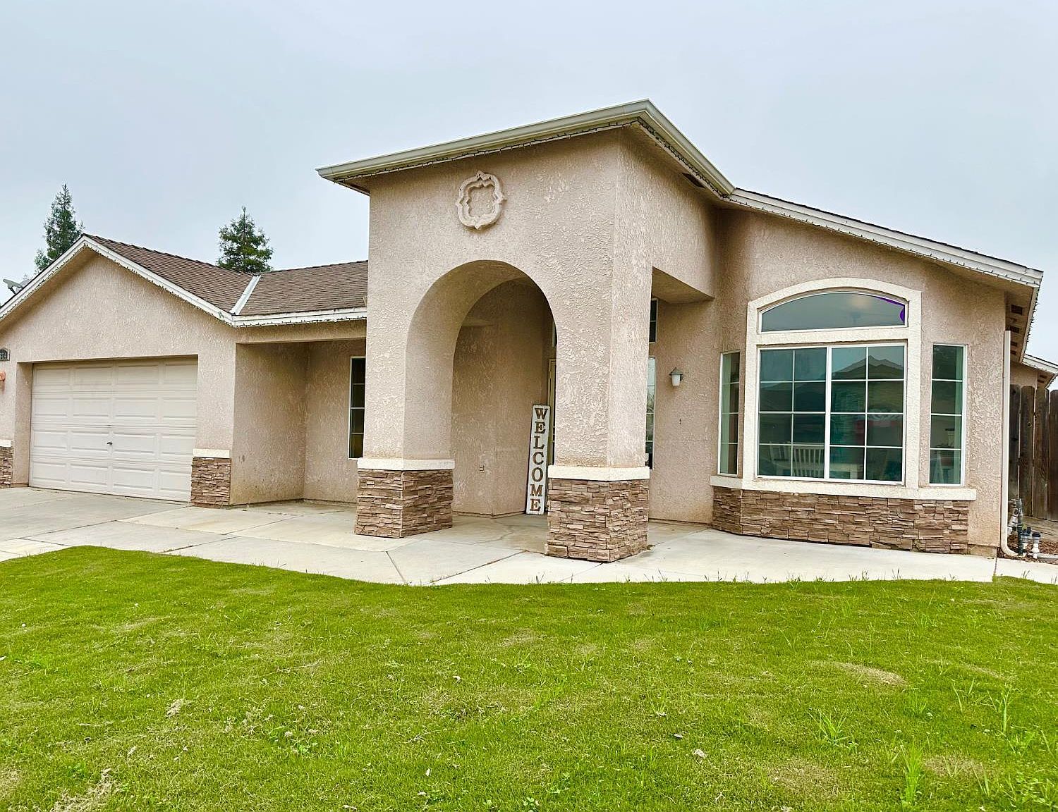 5574 W Pine Ave Fresno, CA 93722 - Thumbnail 2