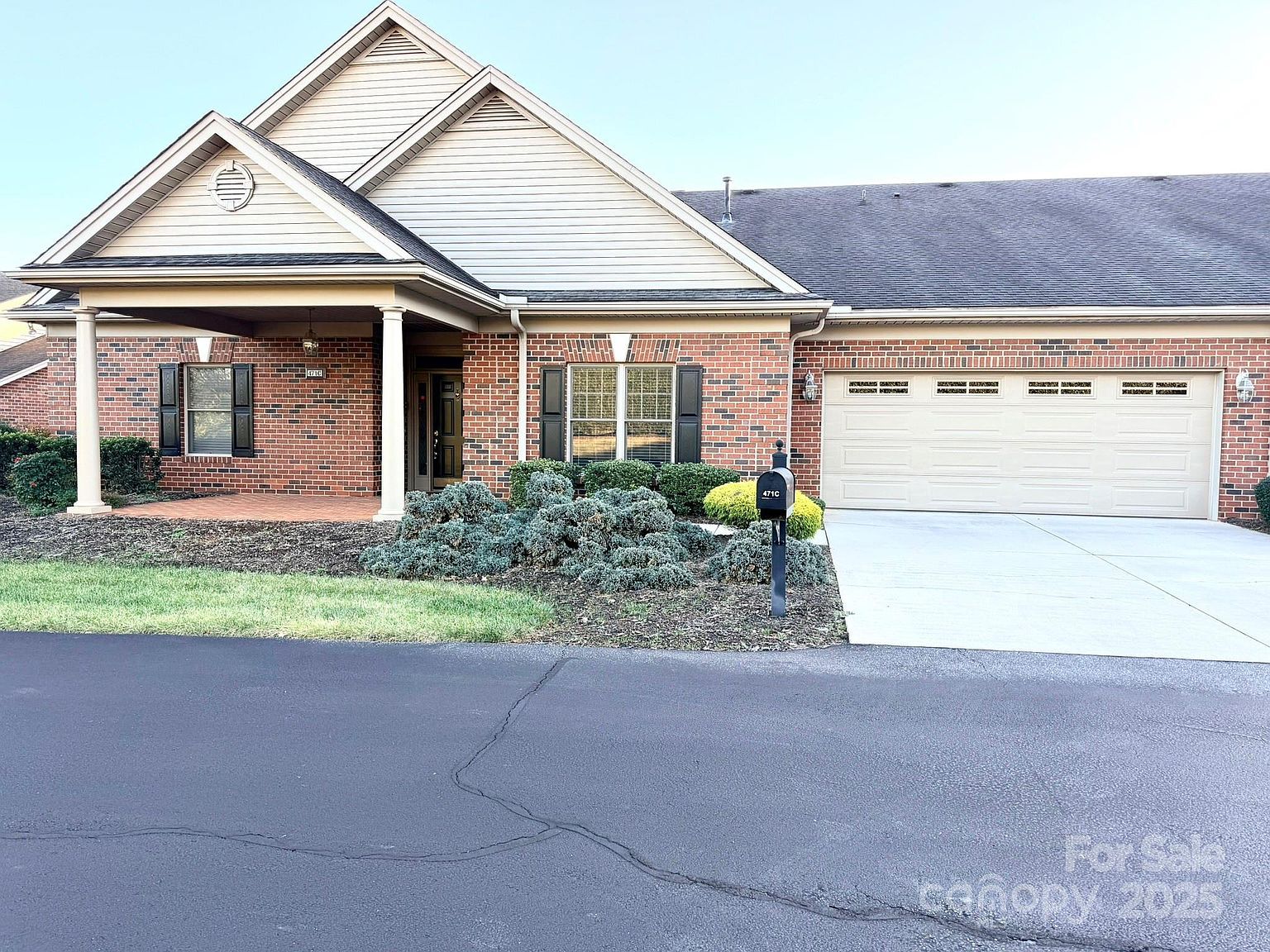 471 26th Ave NE UNIT C Hickory, NC 28601 - Thumbnail 2