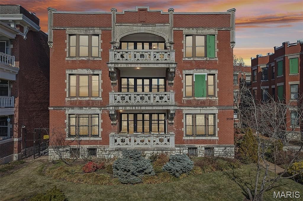 5539 Waterman Blvd APT 2N Saint Louis, MO 63112 - Thumbnail 2