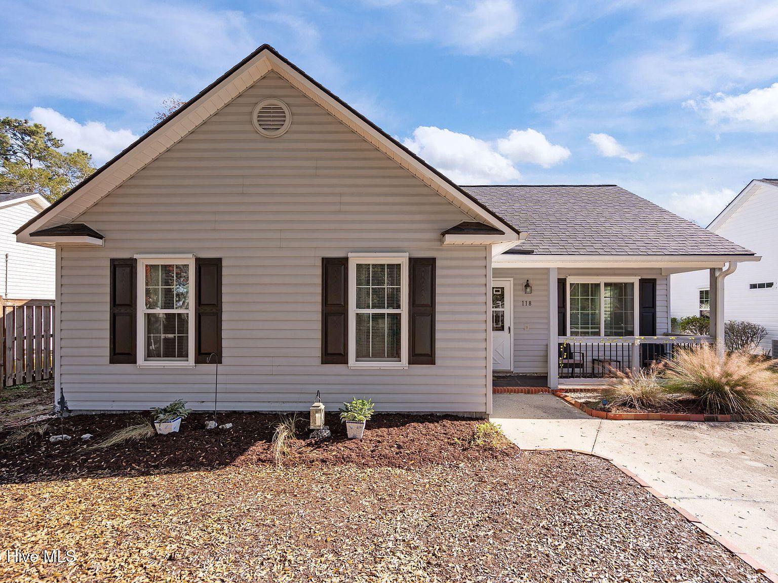 118 NE 31st St Oak Island, NC 28465 - Thumbnail 2