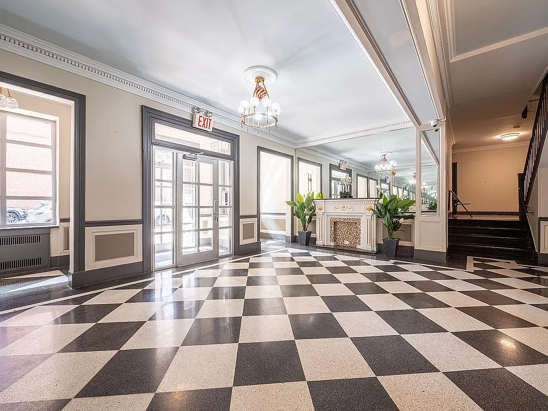 64-85 Saunders St APT A9 Rego Park, NY 11374, 11374