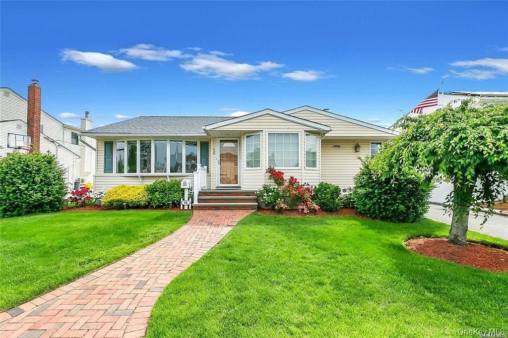 56 Haverford Rd Hicksville, NY 11801, 11801