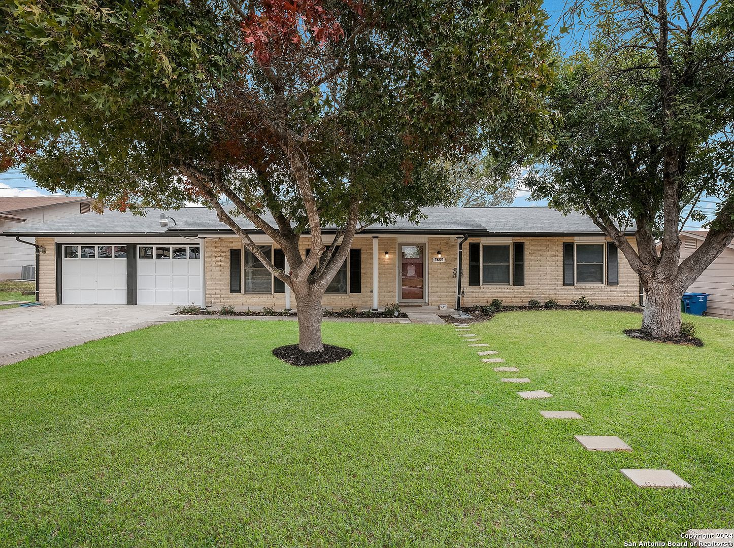 9723 Five Forks St San Antonio, TX 78245 - Thumbnail 2