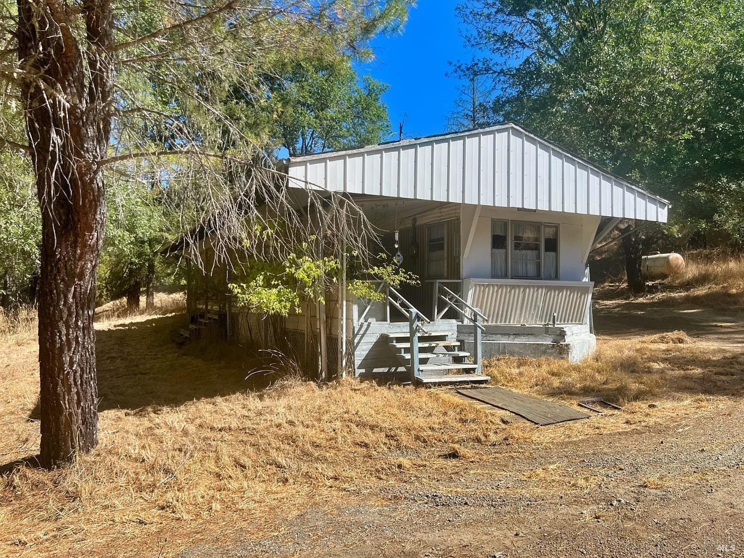 46145 Meadow Ln Laytonville, CA 95454 - Thumbnail 2