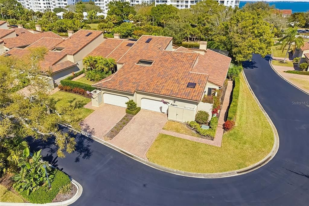 2326 Harbour Oaks Dr Longboat Key, FL 34228 - Thumbnail 2