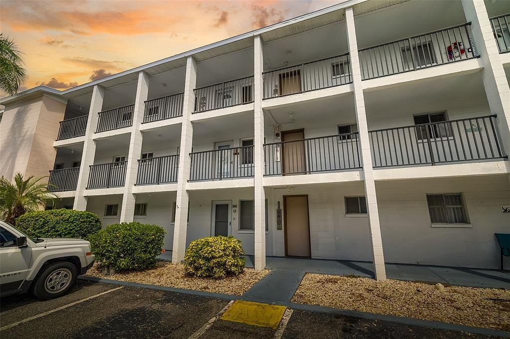 2053 Canal Dr #L3 Bradenton, FL 34207 - Thumbnail 2