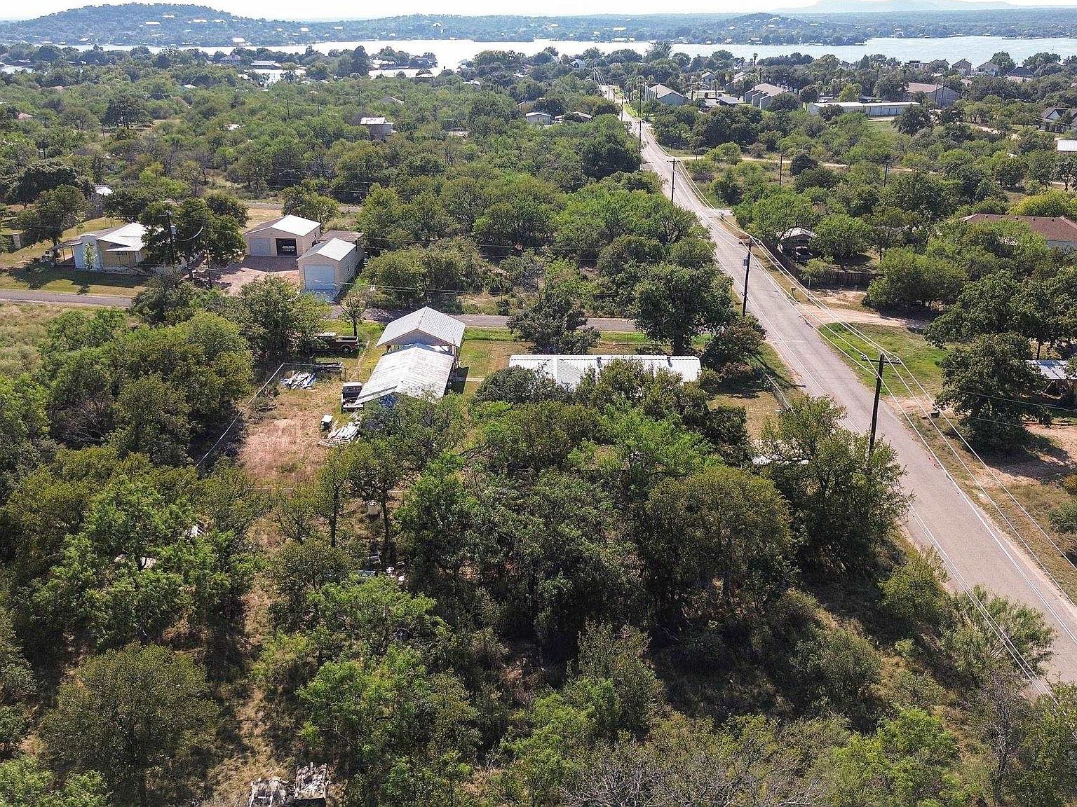 515 Highcrest St Marble Falls, TX 78654 - Thumbnail 2