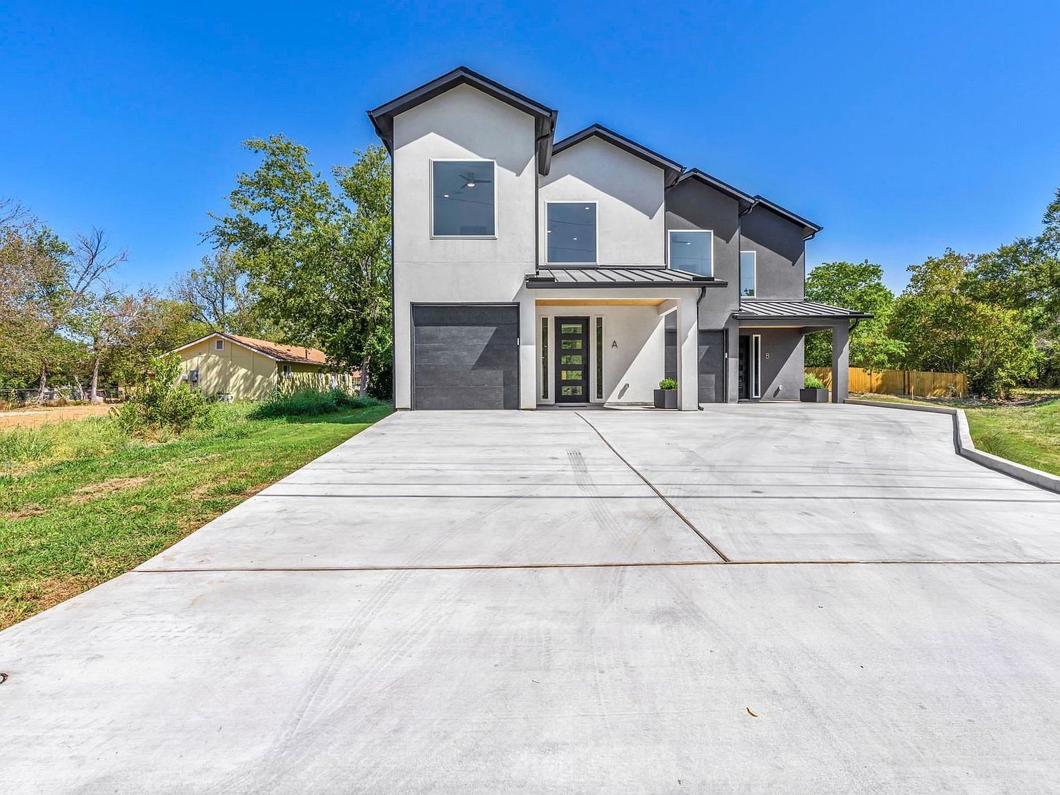 1006 E Marble St #B Burnet, TX 78611 - Thumbnail 2