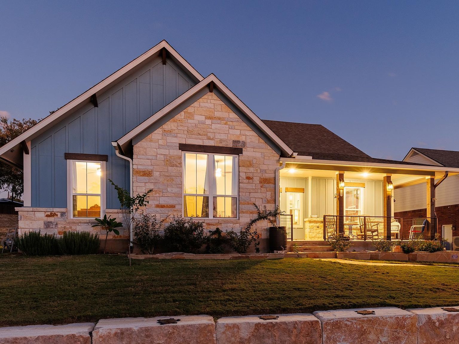 127 Hidden Oaks Dr Kingsland, TX 78639 - Thumbnail 2