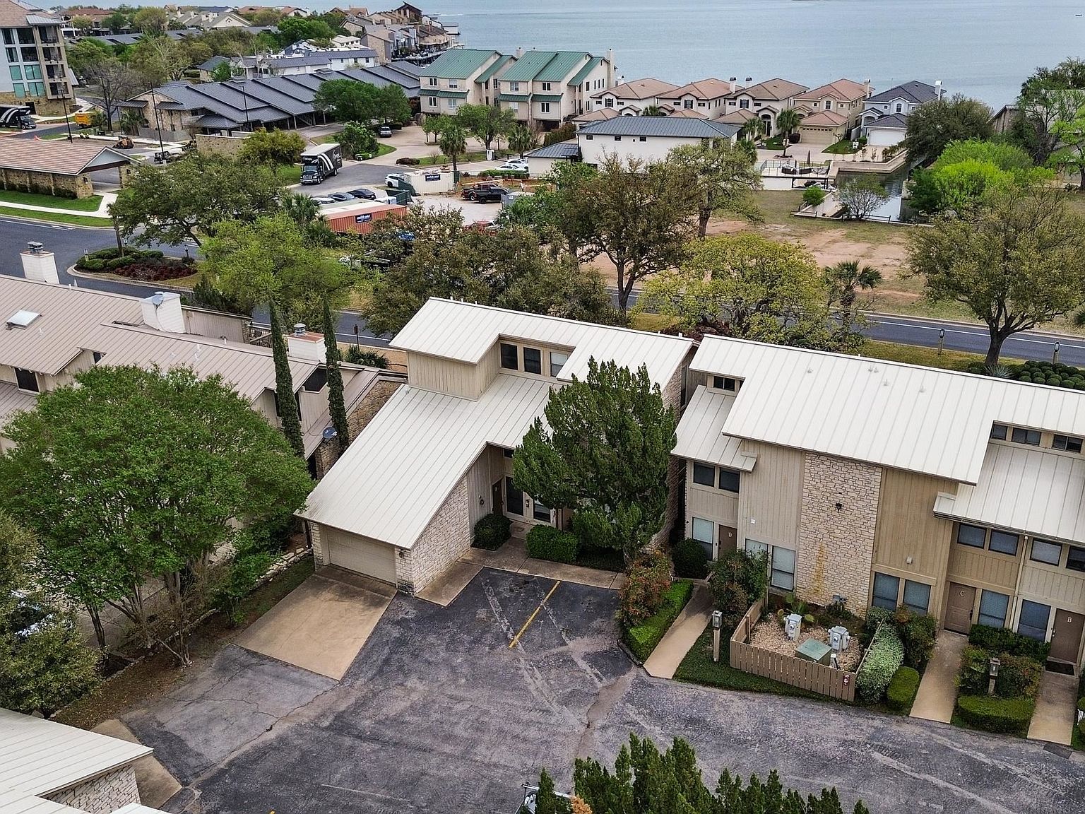 704F Horseshoe Bay Blvd Horseshoe Bay, TX 78657 - Thumbnail 2