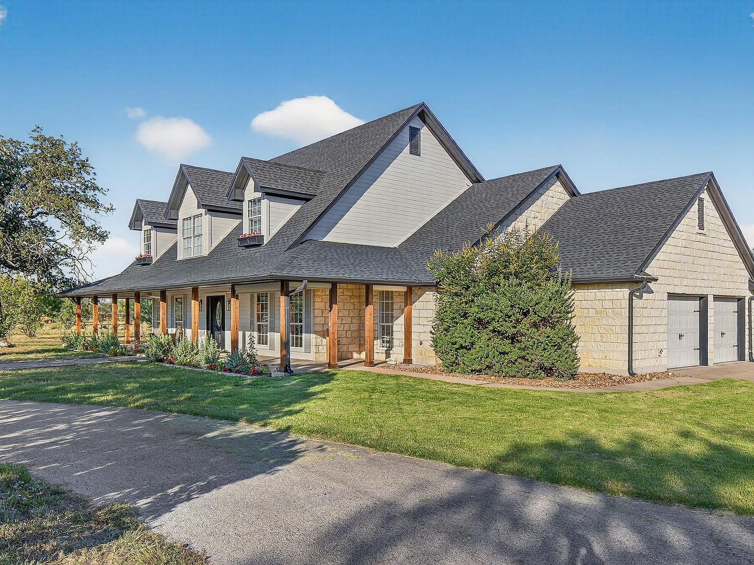 435 Oxbow Trl Marble Falls, TX 78654 - Thumbnail 2