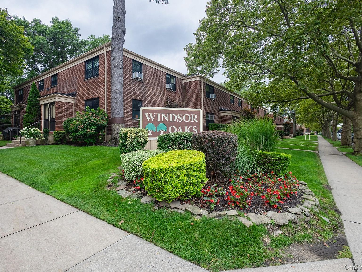 74-81 220th St #94B1 Oakland Gardens, NY 11364 - Thumbnail 2