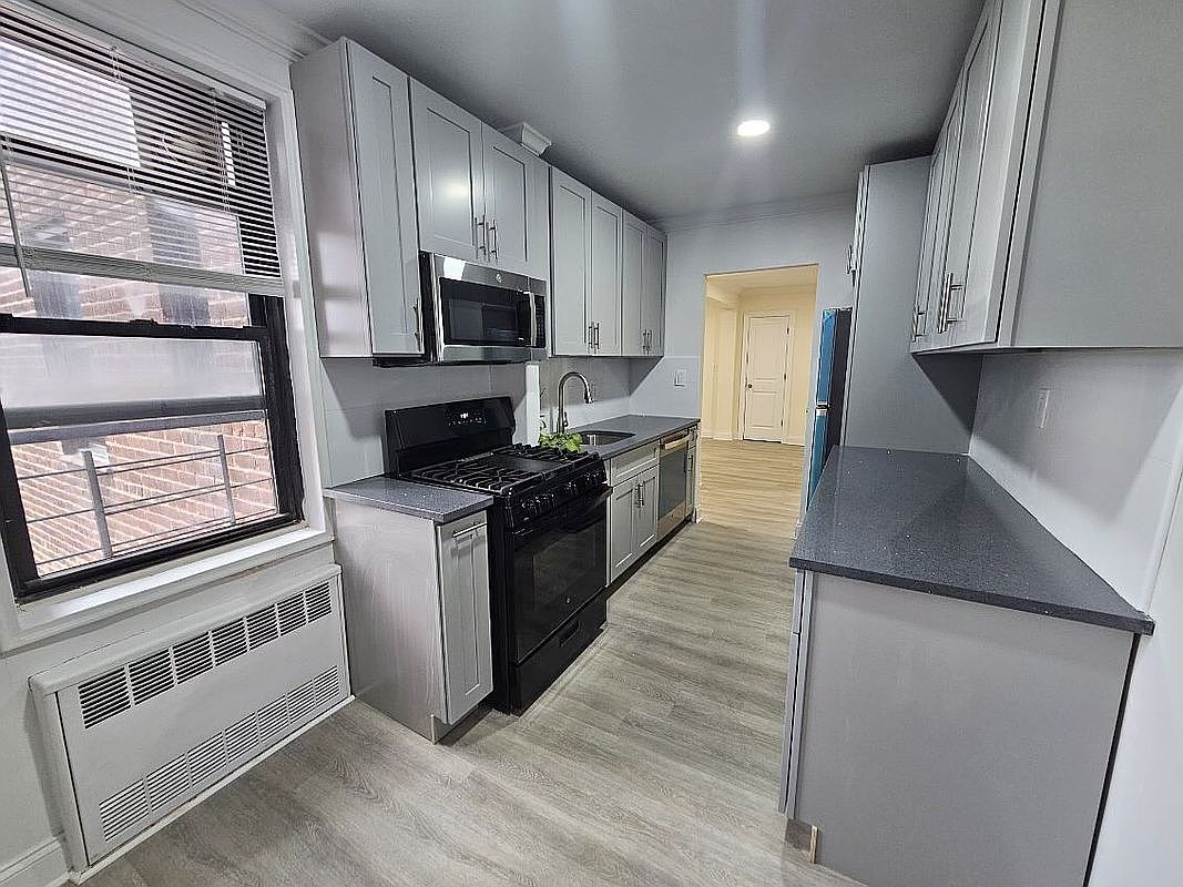 150-11 72nd Rd APT 4D Flushing, NY 11367 - Thumbnail 2