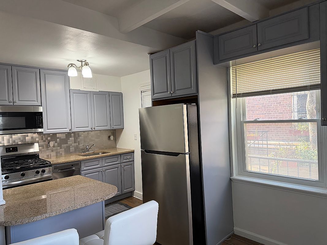 147-53 Grand Central Pkwy #1 Jamaica, NY 11435 - Thumbnail 2