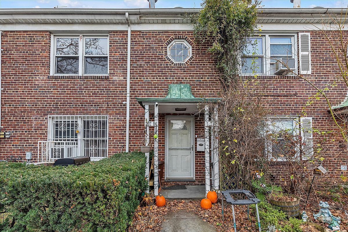 207-4 42nd Ave Bayside, NY 11361 - Thumbnail 2