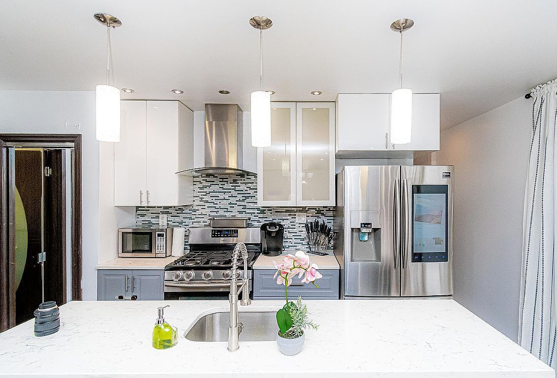 52 Bradford St Brooklyn, NY 11207 - Thumbnail 2