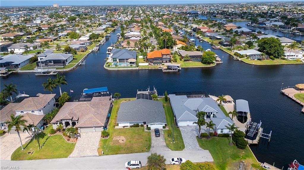 5054 Saxony Ct Cape Coral, FL 33904 - Thumbnail 2