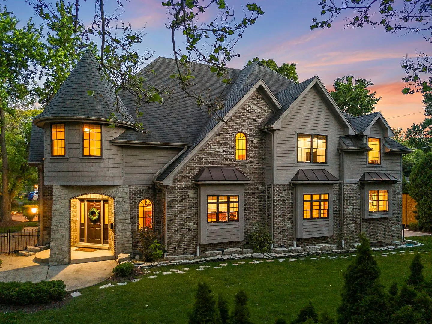 605 Thornwood Dr Naperville, IL 60540 | Single Family