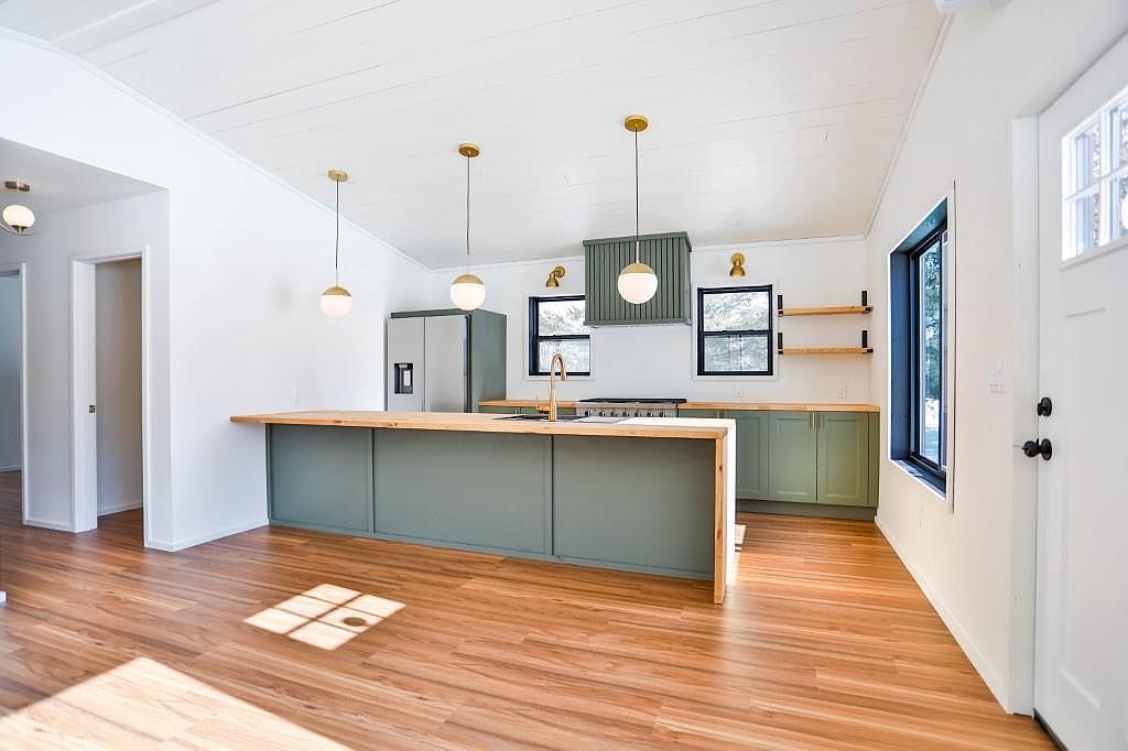 812 S Center Ave Merrill, WI 54452  | Single Family