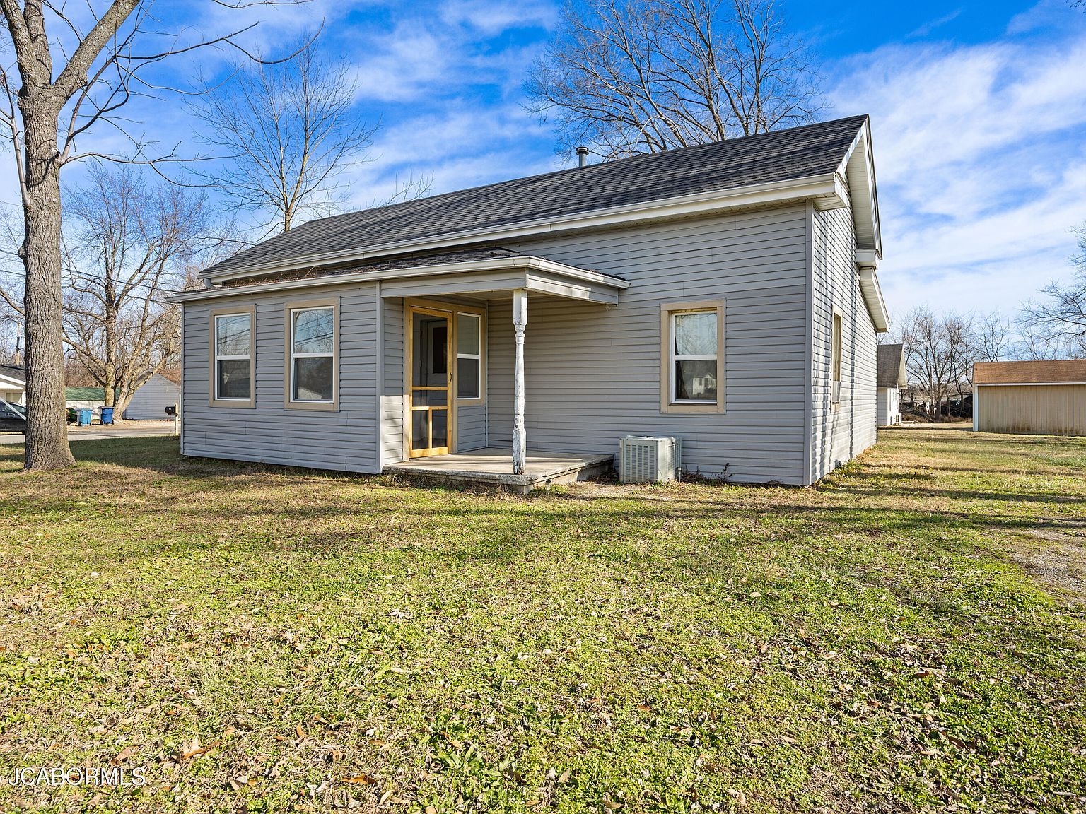 230 N Moreau Ave Tipton, MO 65081  | Single Family