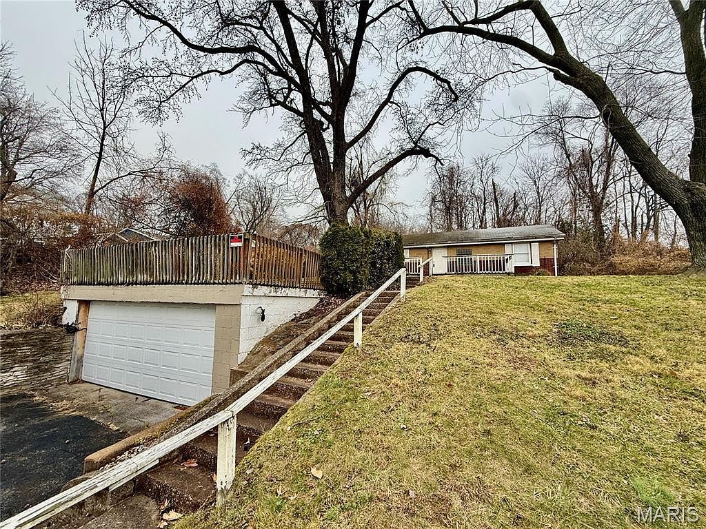 322 Tower Dr East Alton, IL 62024 - Thumbnail 2