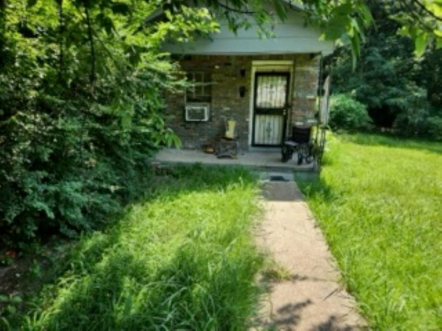 834 Crockett St Memphis, TN 38107 - Thumbnail 2