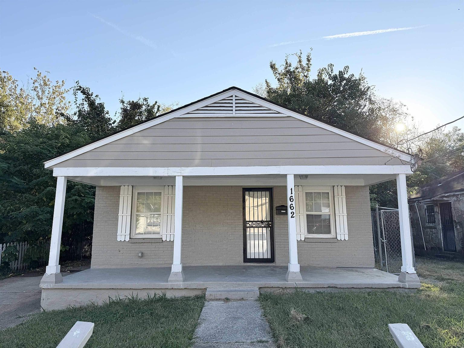 1662 Monsarrat St Memphis, TN 38109 - Thumbnail 2