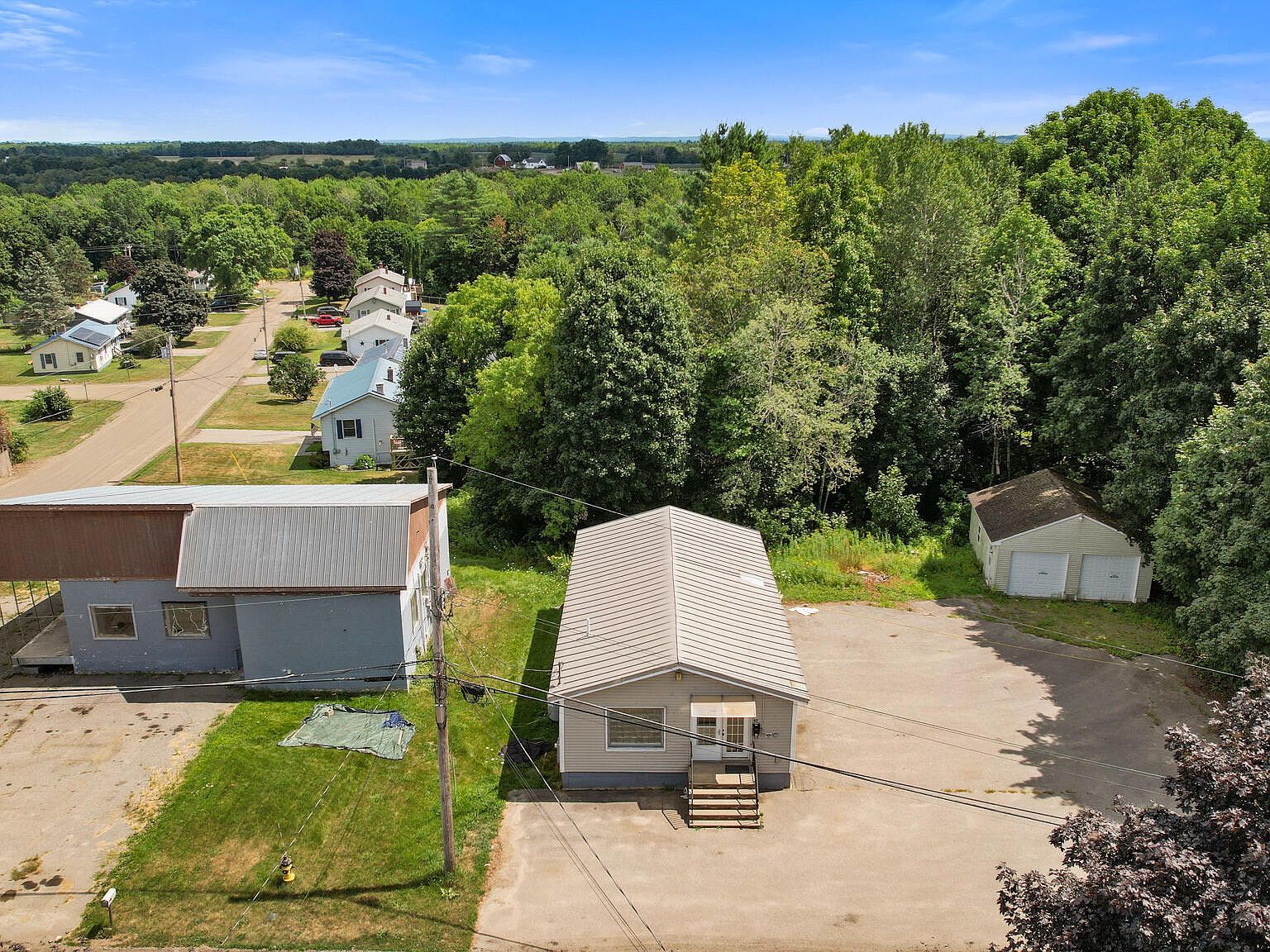 47 Bray Ave Fairfield, ME 04937 - Thumbnail 2