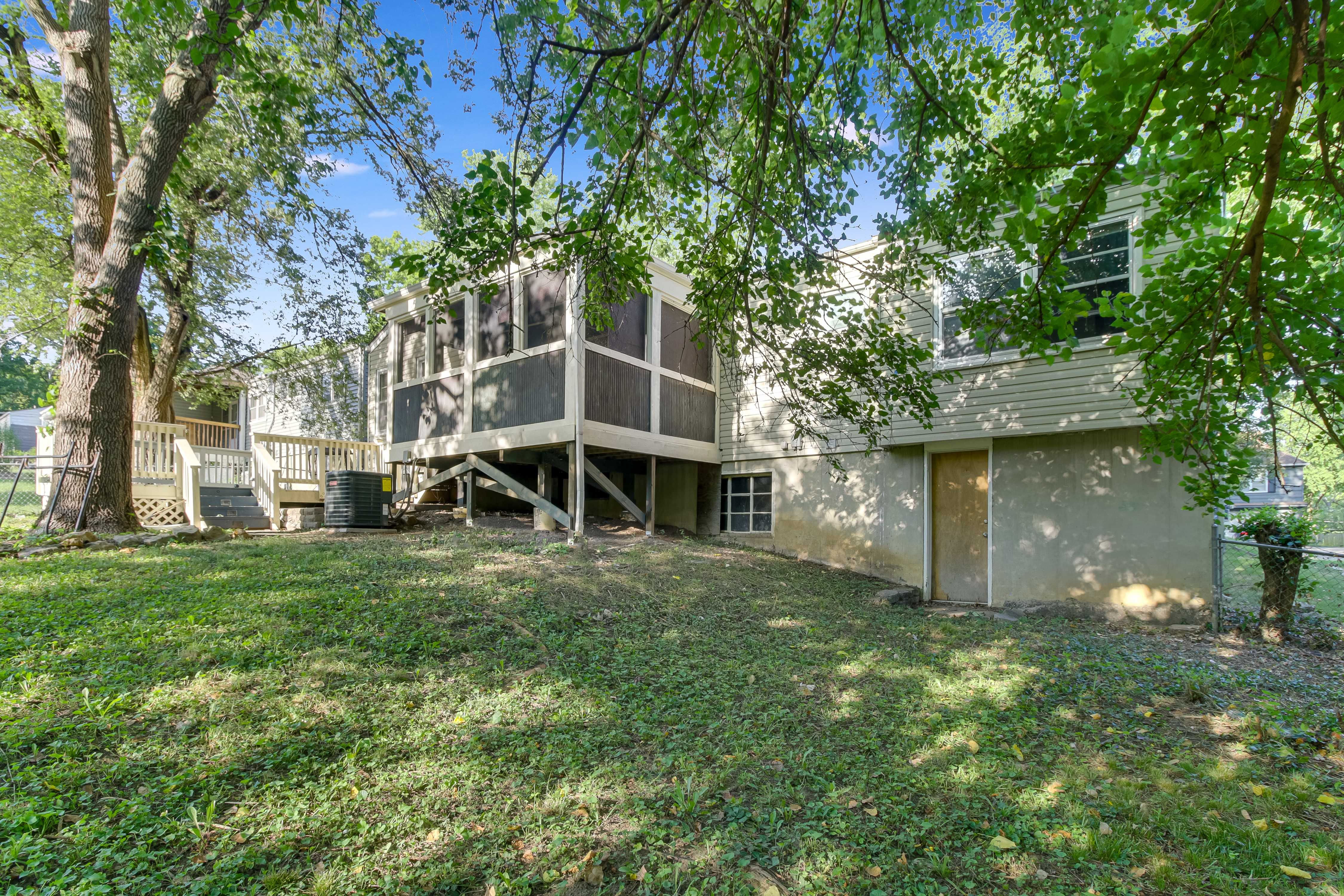 8400 Kenwood Avenue, Kansas City, MO, USA, 64131  | Single Family