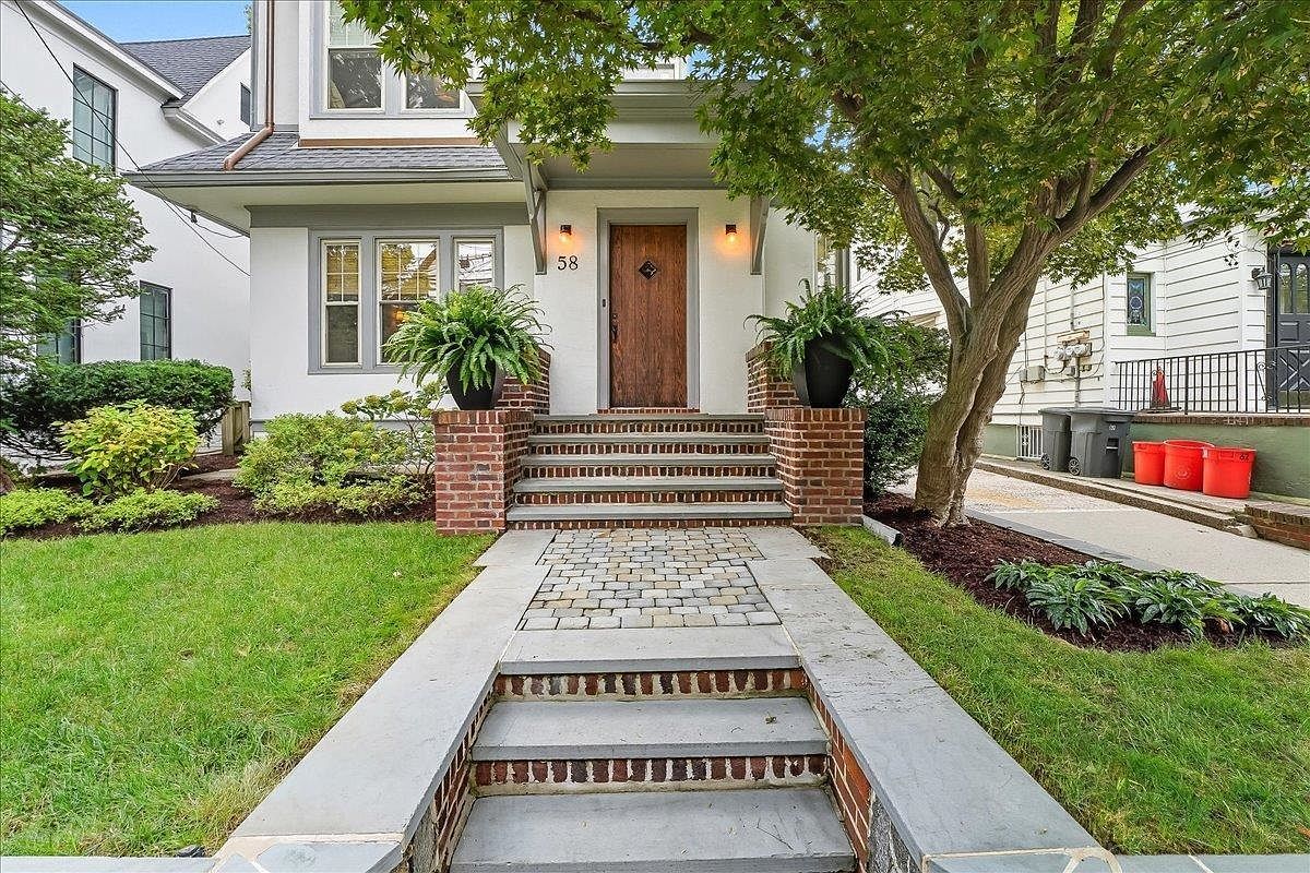 56-58 Bonn Pl Weehawken, NJ 07086 - Thumbnail 2