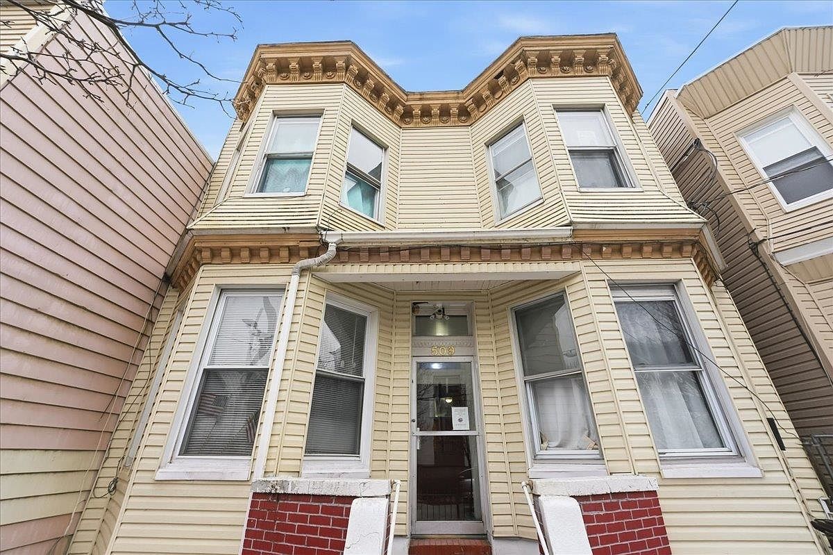 509 Monastery Pl Union City, NJ 07087 - Thumbnail 2