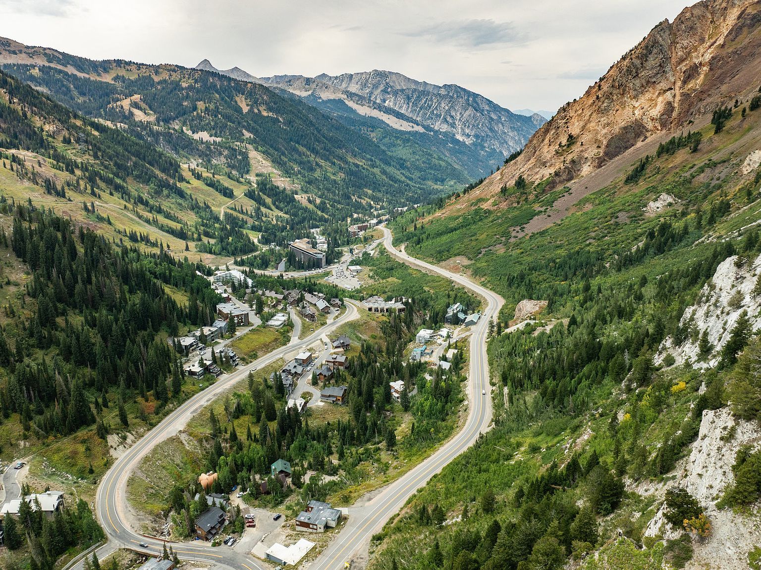 9876 E Little Cottonwood Rd Sandy, UT 84092 - Thumbnail 2