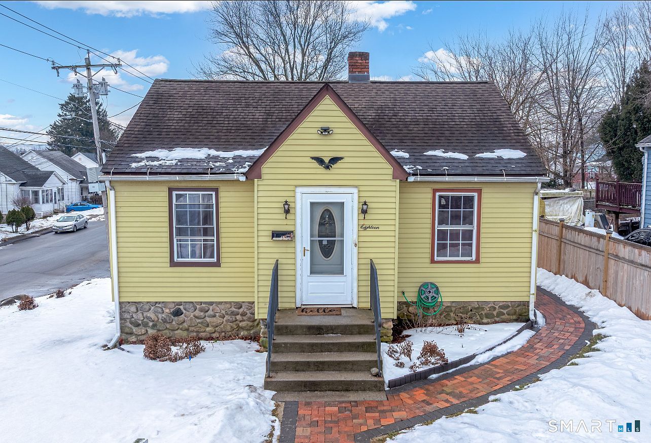 18 Dallas Ave Waterbury, CT 06705 - Thumbnail 2