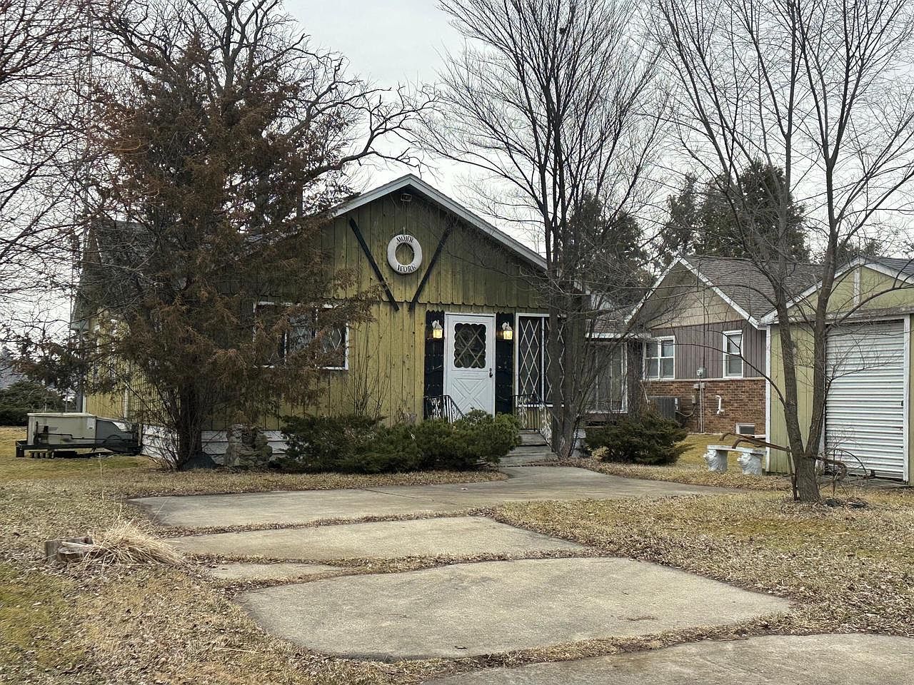 8045 W Lakeshore Dr #8031 Burlington, WI 53105  | Single Family