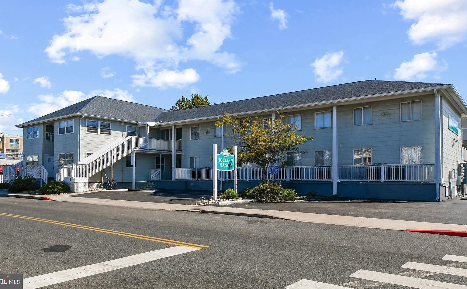 207 8th St #204W Ocean City, MD 21842 - Thumbnail 2