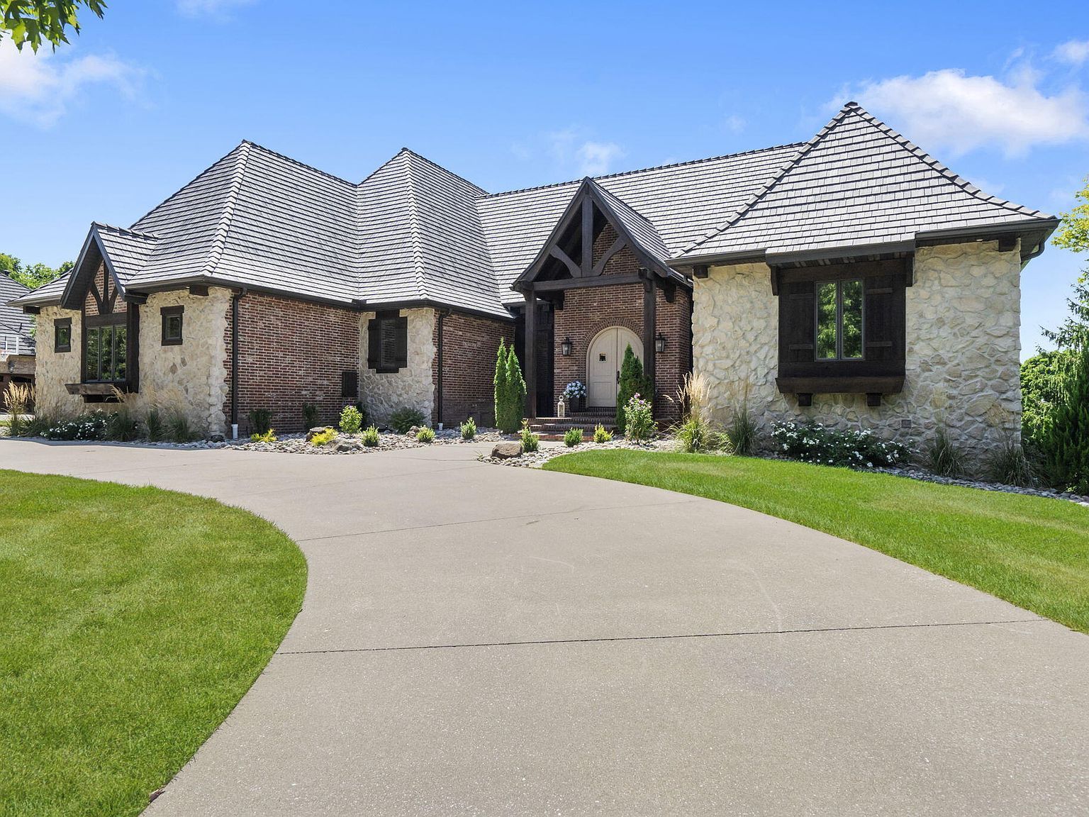 5613 S Dunrobin Dr Springfield, MO 65809 - Thumbnail 2