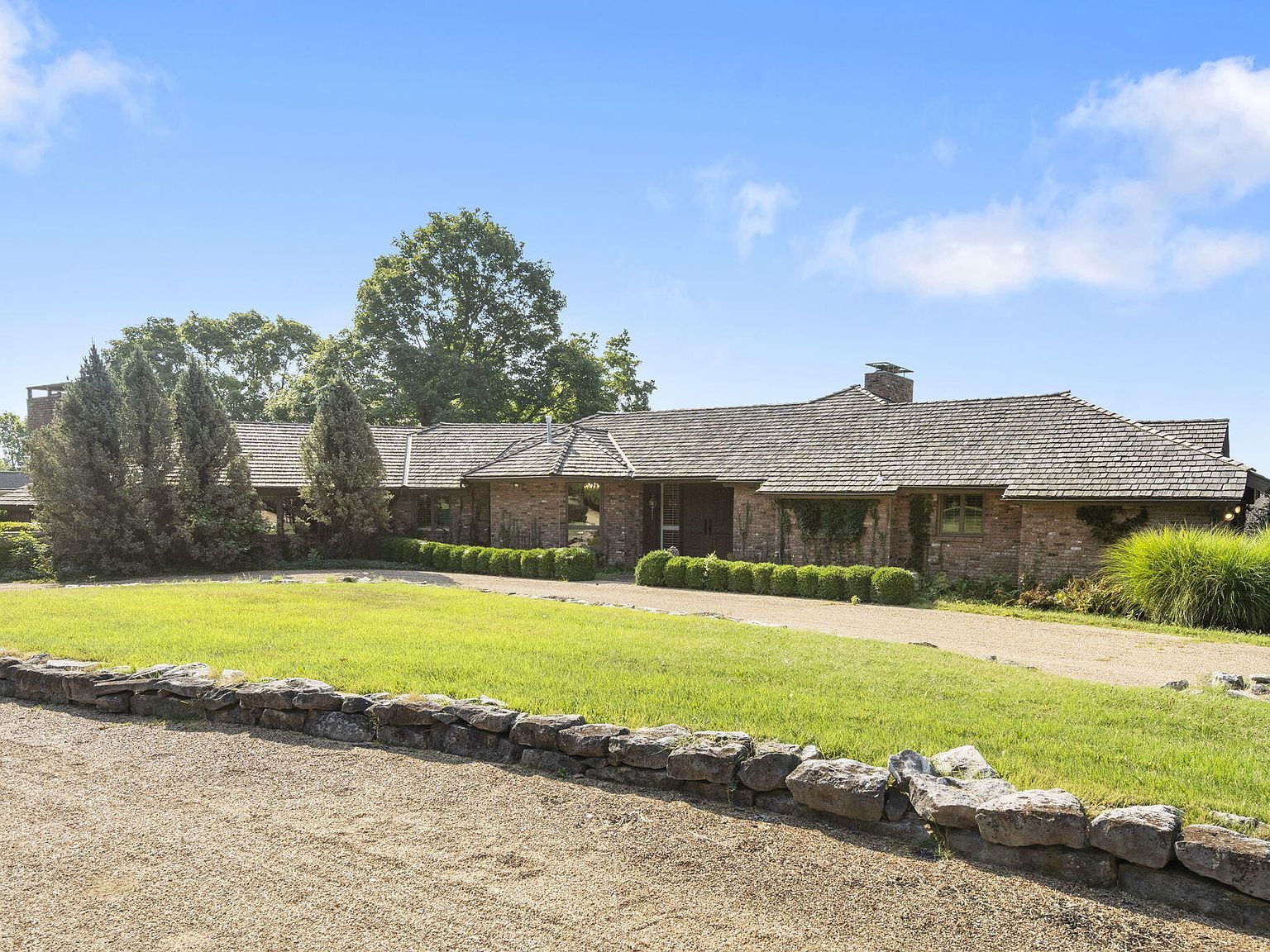 3886 E Hawthorne Hill Ln Springfield, MO 65809 - Thumbnail 2