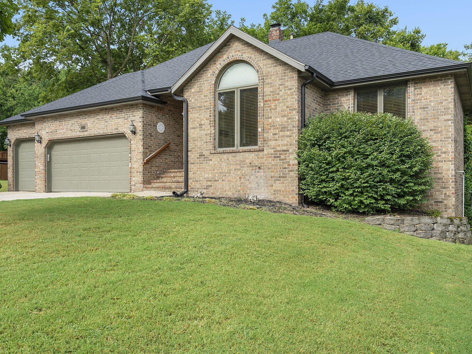 5111 S Clay Ave Springfield, MO 65810 - Thumbnail 2