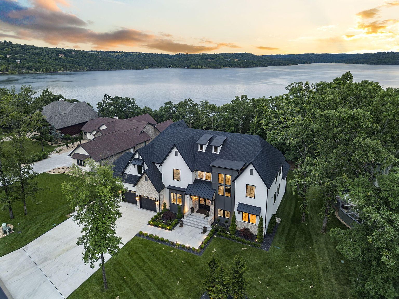 273 Secret Ln Reeds Spring, MO 65737 - Thumbnail 2