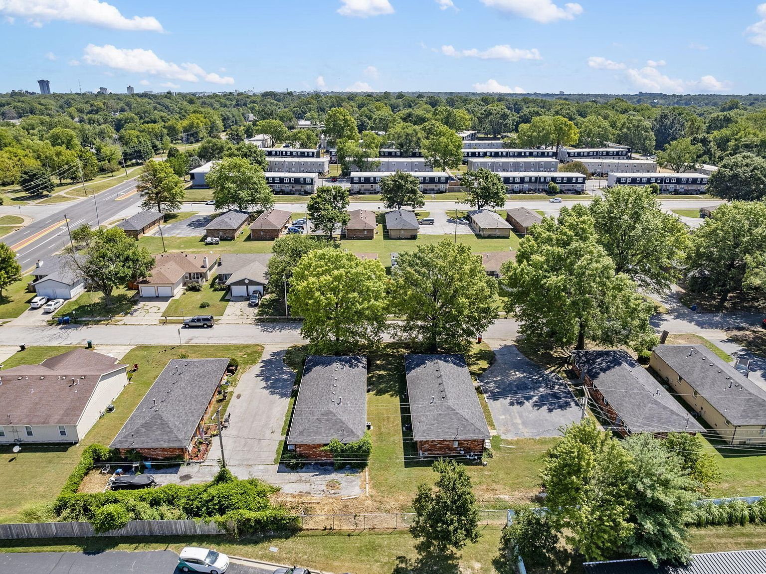 1021 S Lexington Ave Springfield, MO 65802 - Thumbnail 2