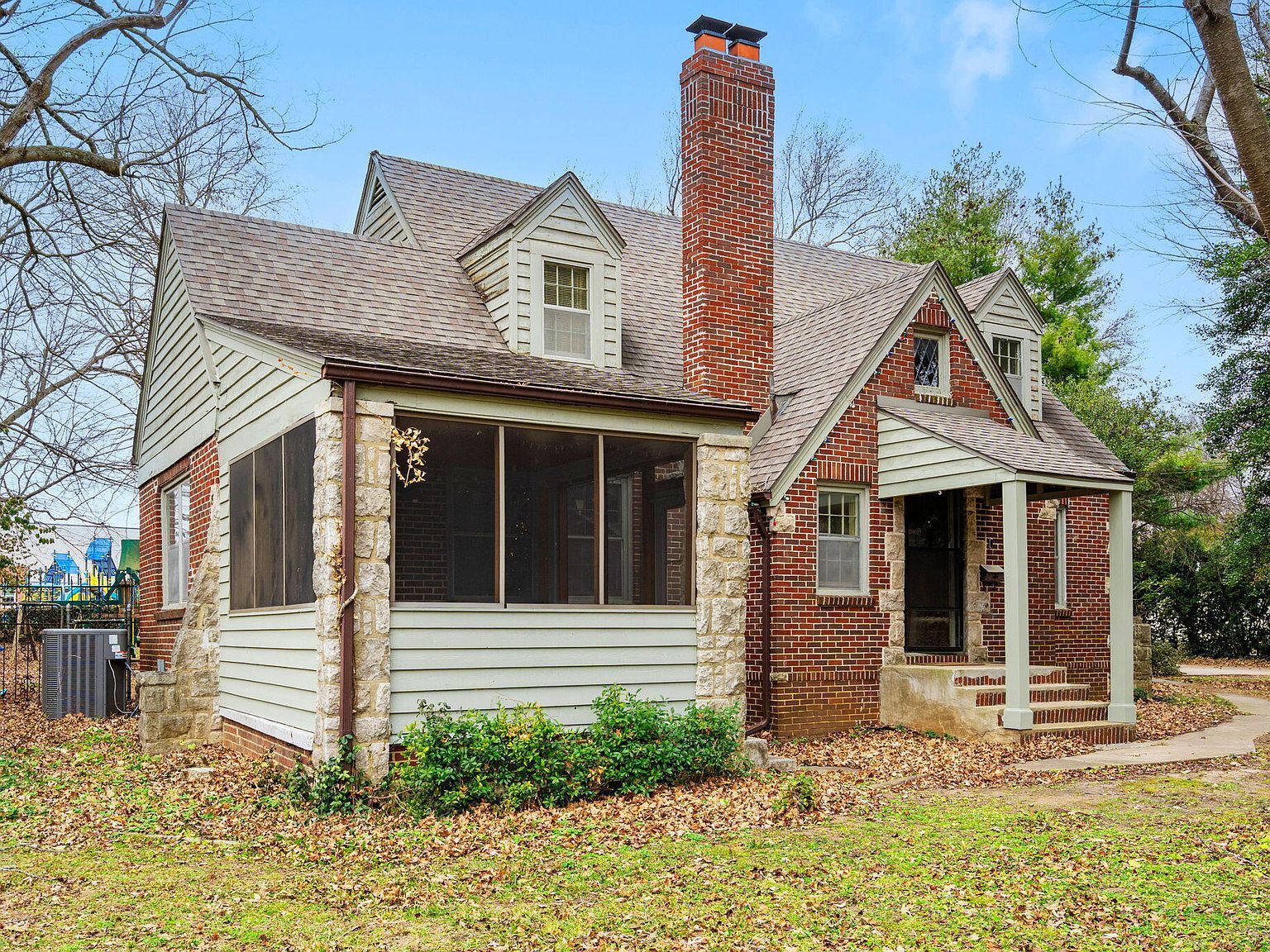 1727 S Kimbrough Ave Springfield, MO 65807 - Thumbnail 2