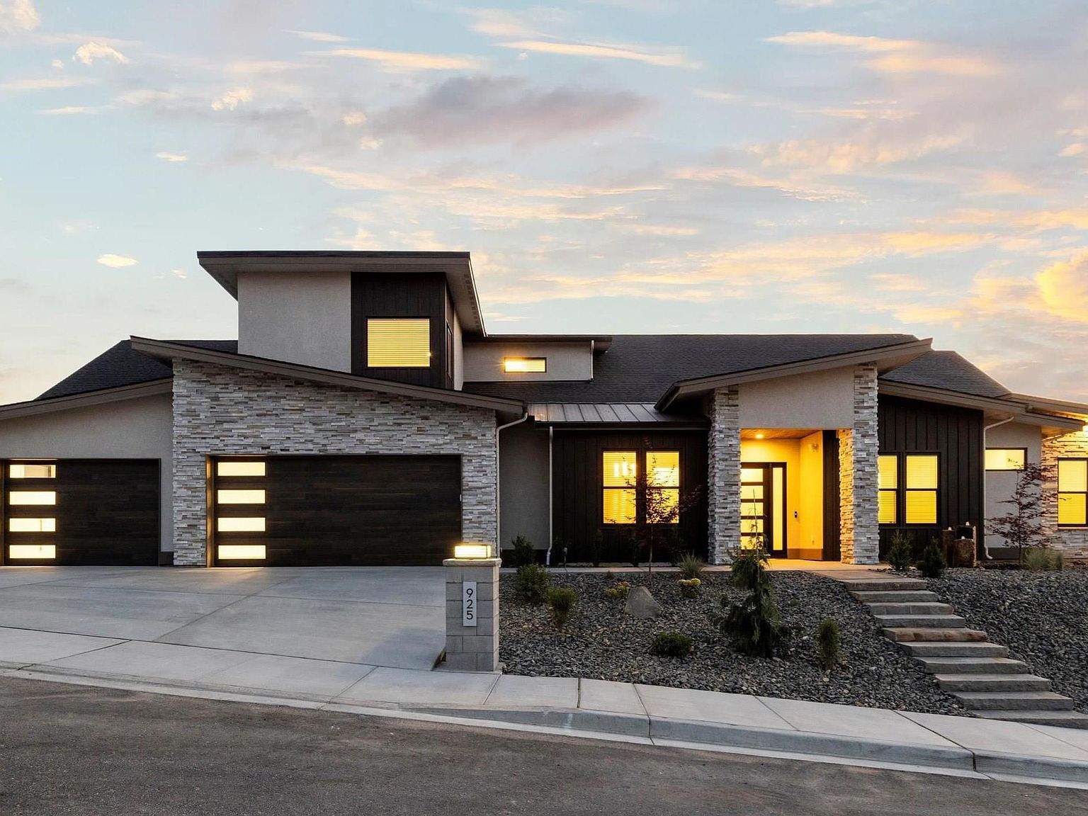 925 Heidel Ct Richland, WA 99352 - Thumbnail 2