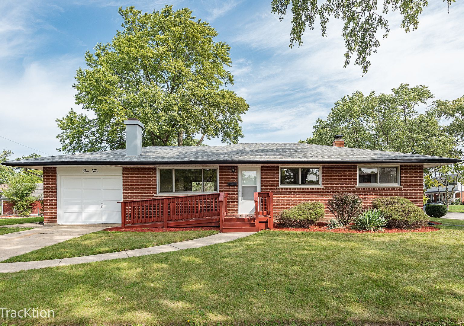 110 Westmere Rd Des Plaines, IL 60016 - Thumbnail 2