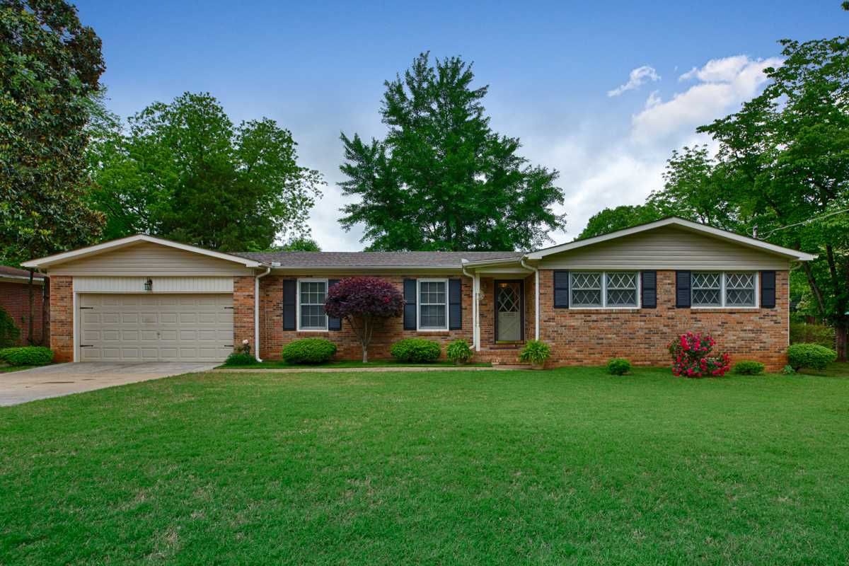 11202 Woodcrest Drive Southeast, Huntsville, AL, USA, 35803 | Single Family